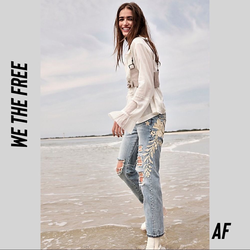 WE THE FREE BREN EMBROIDERED BOYFRIEND JEANS NEW NWT